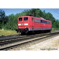 Locomotiva elettrica binario 1 BR 151 rosso traffico di DB AG
