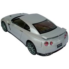 IXO Nissan GT-R 1:8 Automodello