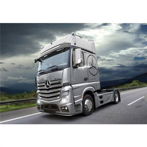 Camion in kit da costruire Mercedes Benz Actros MP4 Gigaspace 1:24